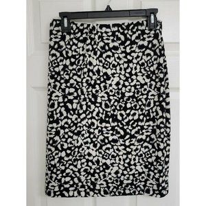 So Slimming by Chico's‎ Size 0 Black White Animal Print Stretch Knit Lined Skirt